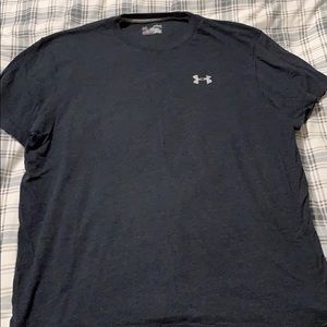 Under Armour T-shirt